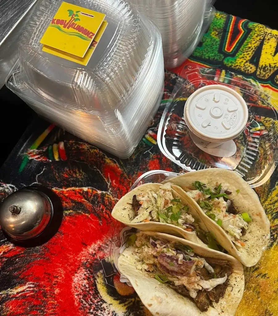 Dlaczego kucharze z Jamajki zawsze marynują kurczaka przez dobę