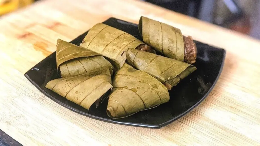 Dlaczego mieszkańcy Kerali zawsze zawijają ciasto w liście cynamonowca