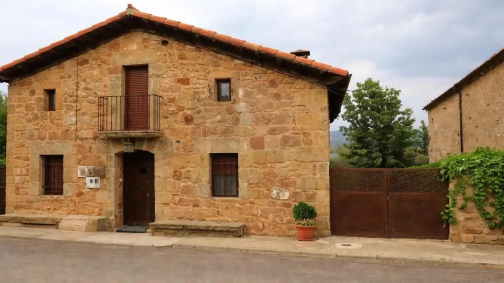 Dlaczego mieszkańcy małych wiosek dostają teraz 70 000 euro na remont domu