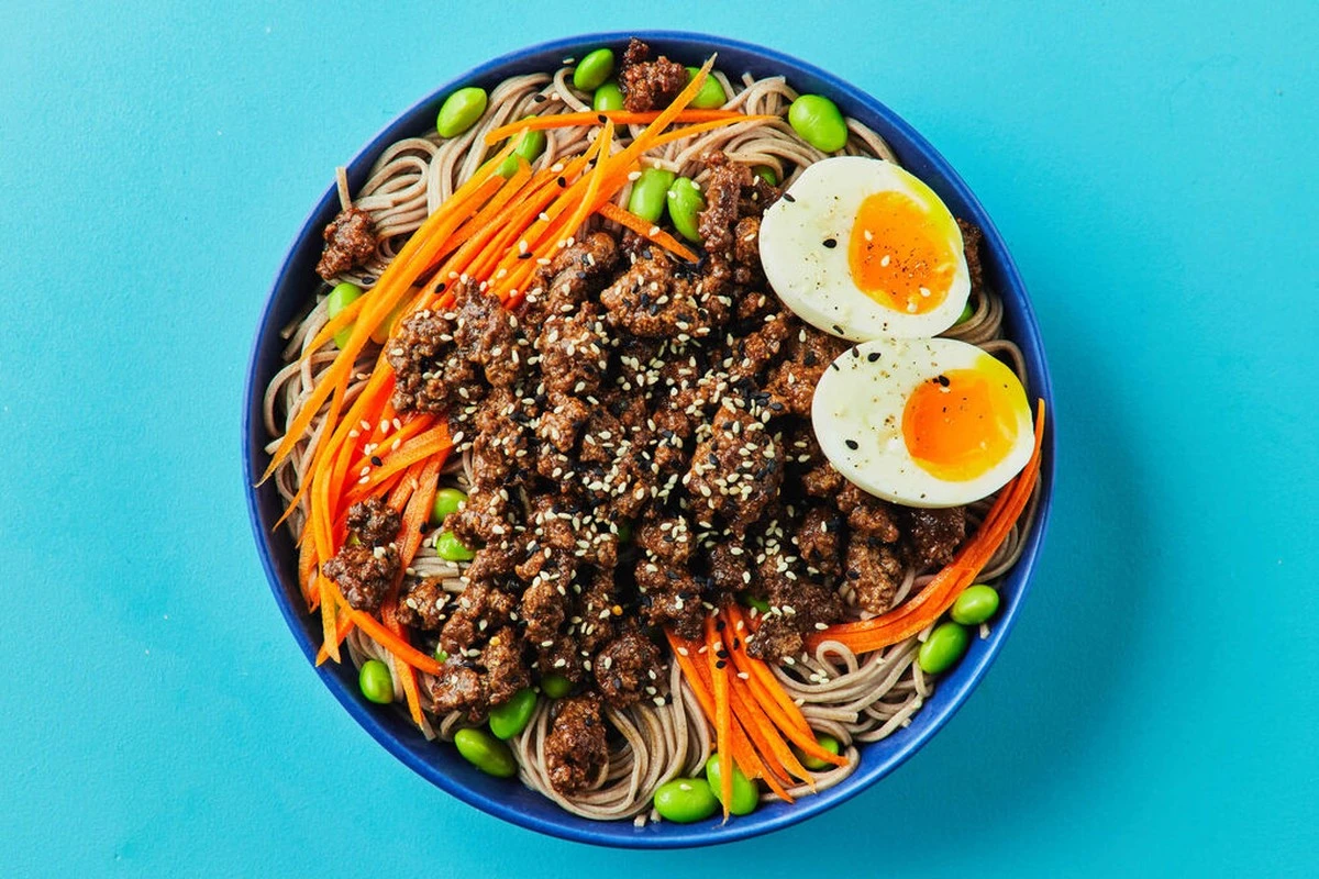 Dlaczego mieszkańcy Tokio czekają w kolejkach po tę jedną miskę makaronu - image 1