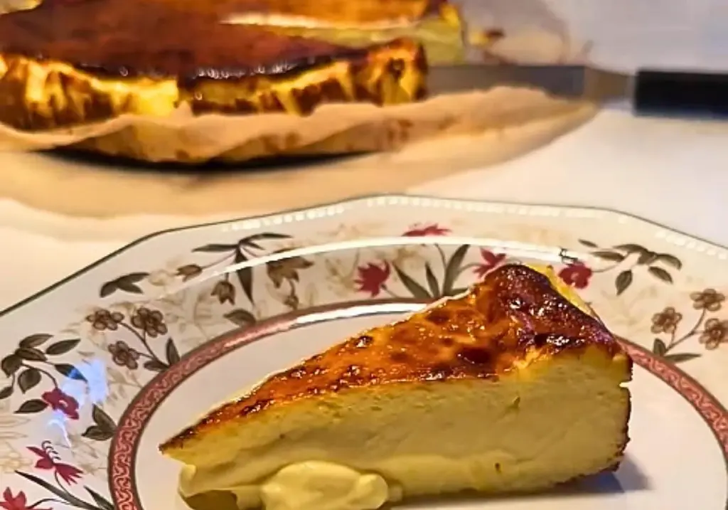 Dlaczego najlepsi szefowie kuchni dodają 4 gramy sera pleśniowego do sernika