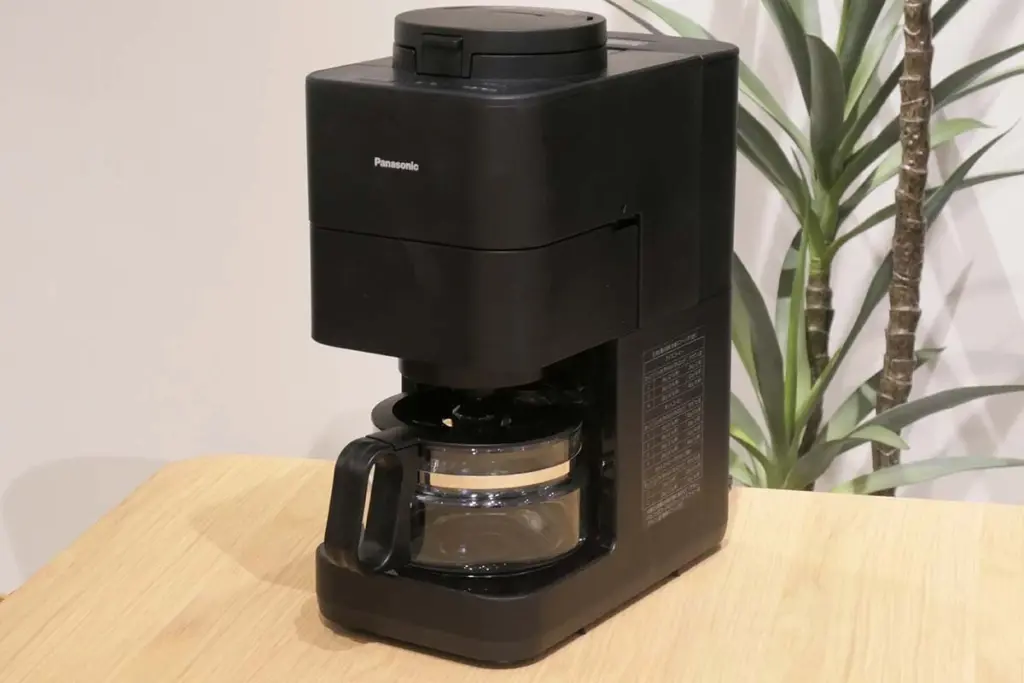 Dlaczego Panasonic usunął jedną funkcję z nowego ekspresu i obniżył cenę