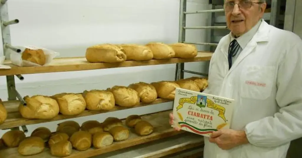 Dlaczego piekarze zawsze kładą ciabattę spodem do góry