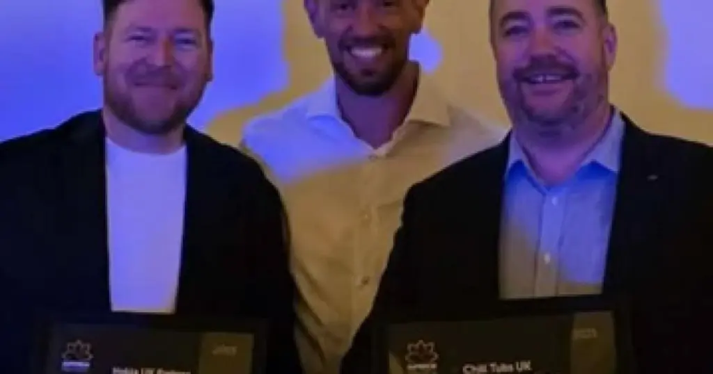 Dlaczego profesjonaliści od spa zawsze wybierają wanny z walijską złotą odznaką