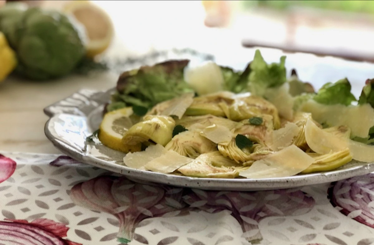 Dlaczego profesjonalni kucharze zawsze wrzucają karczochy do wody z cytryną - image 1