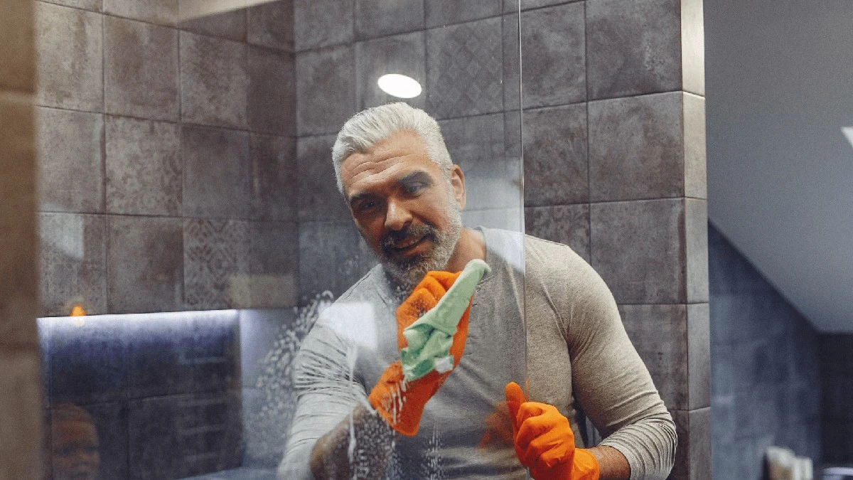 Dlaczego profesjonaliści zawsze wybierają kabiny prysznicowe z systemem wypinania dolnych rolek - image 1