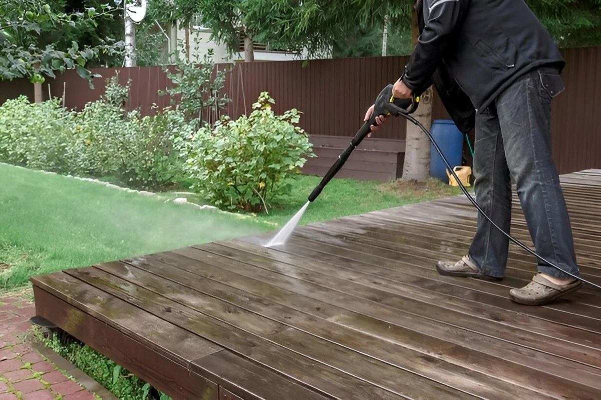 Dlaczego profesjonalni ogrodnicy zawsze posypują taras piaskiem przed wiosną - image 1