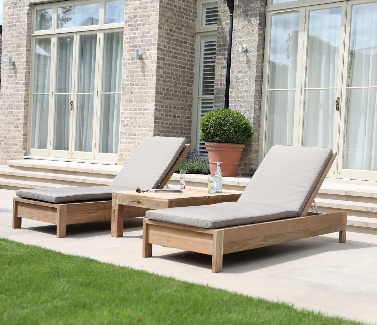 Dlaczego profesjonalni projektanci wybierają leżaki z modrzewia - image 1