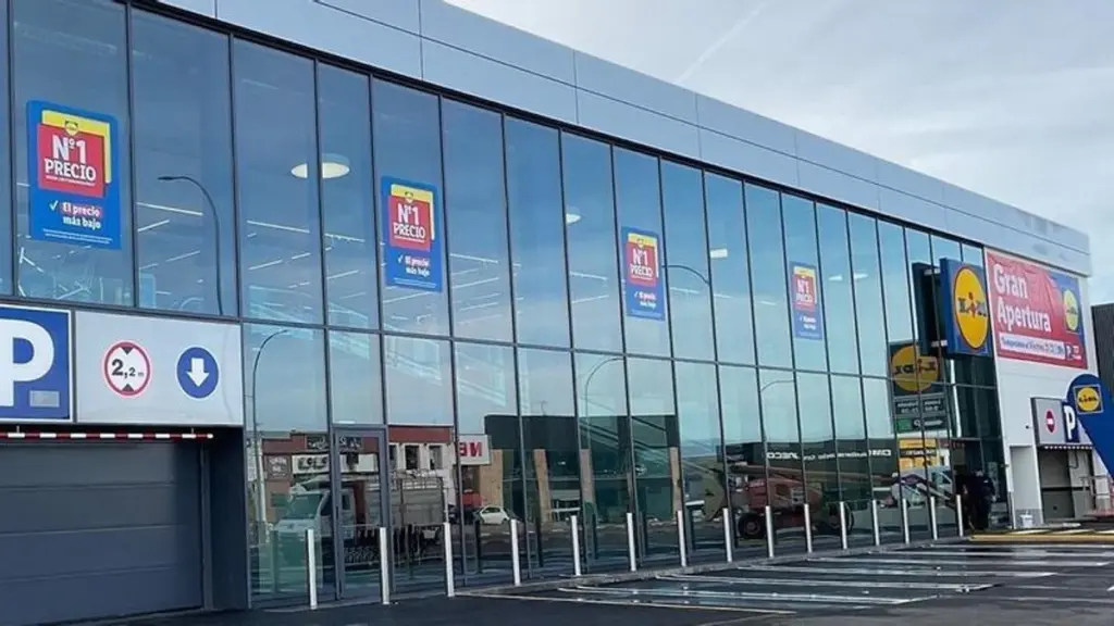 Dlaczego rano przed sklepami Lidl ustawią się kolejki po blender za mniej niż 30 złotych