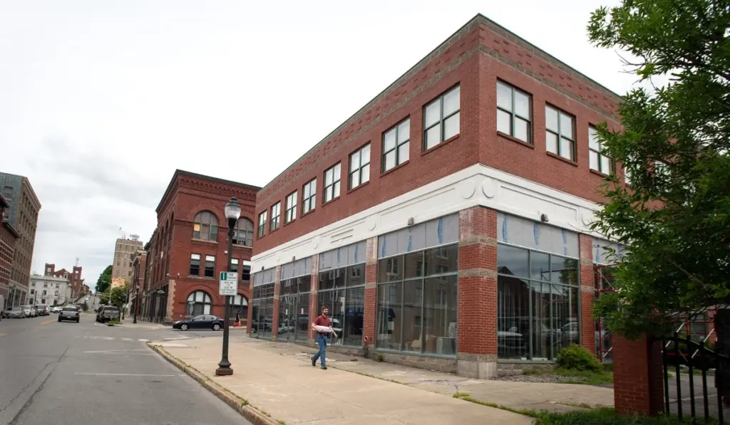 Dlaczego restaurator z Bangor czekał pół roku na otwarcie drzwi