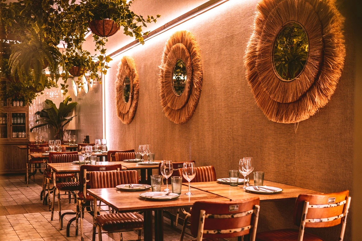 Dlaczego restauratorzy z Tysons stawiają na bar z 24 miejscami - image 1