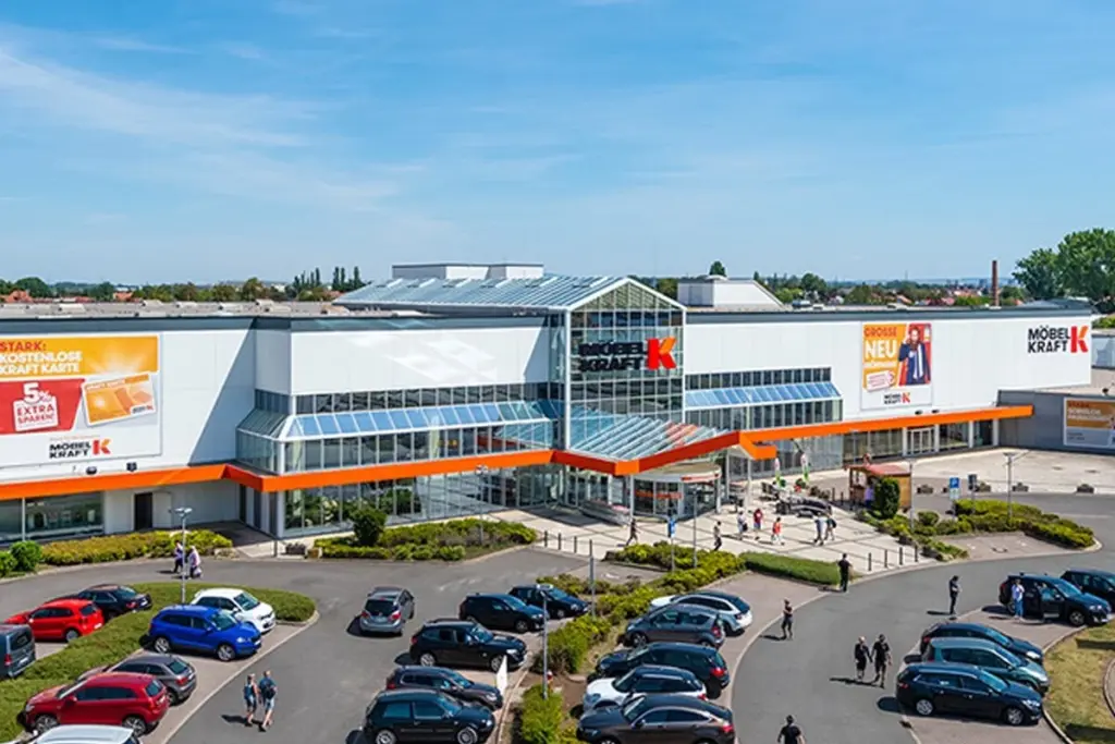 Dlaczego salon Möbel Kraft w Erfurcie wyprzedaje wszystko za ułamek ceny