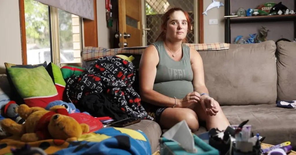 Dlaczego studenci w Canberze myją naczynia w łazience i walczą z plagą termitów