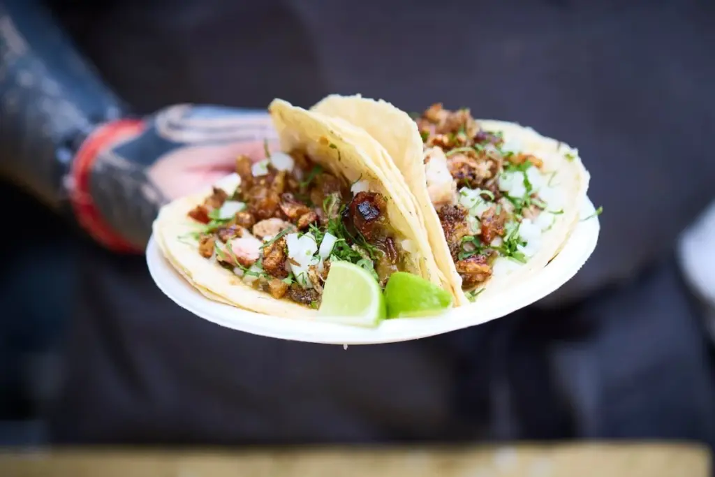 Dlaczego szef kuchni z Acme Fire Cult dodaje ozór i serce wołowe do swoich nowych tacos