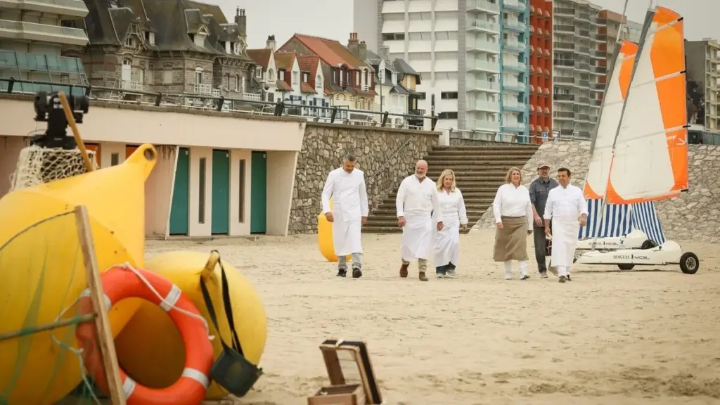 Dlaczego szefowie kuchni nie znoszą koszulek polo na plaży
