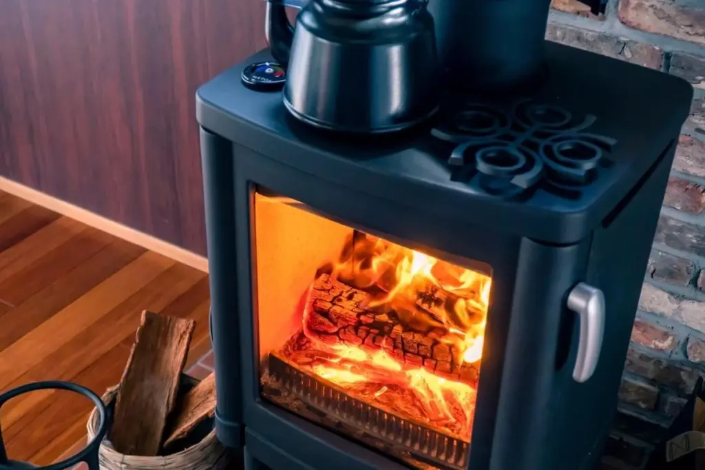 Dlaczego tanie piecyki żeliwne wygrywają z droższą stalą w testach na 2026 rok