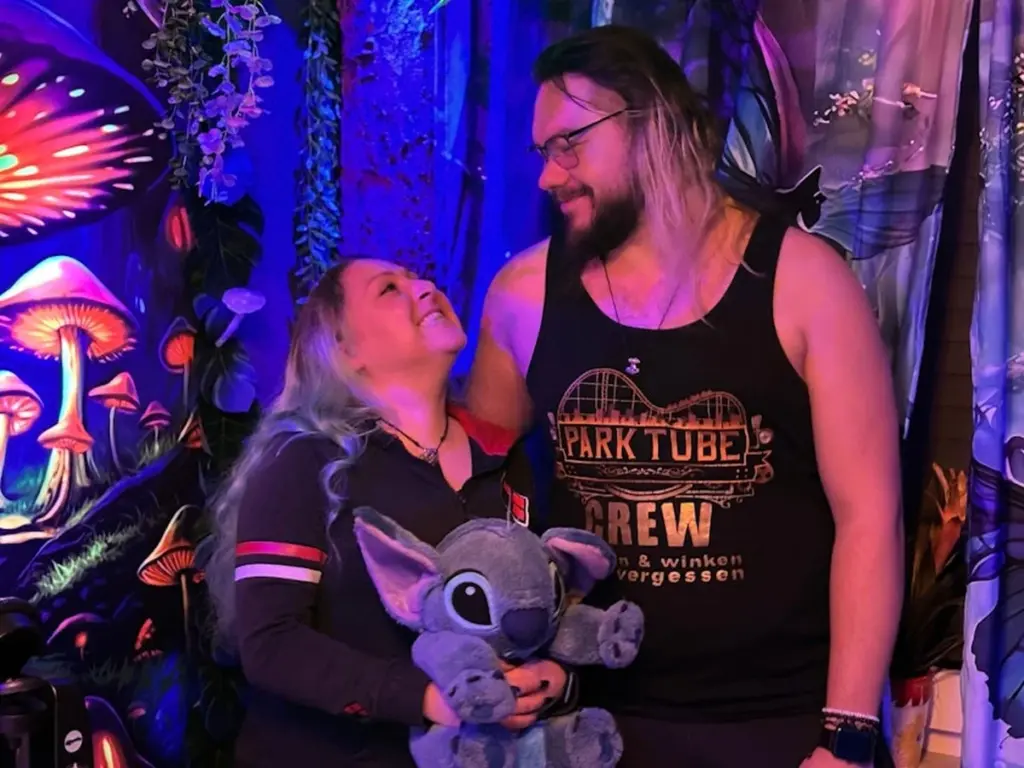 Dlaczego ta para zamieniła zwykłe mieszkanie w sypialnię z filmu Avatar