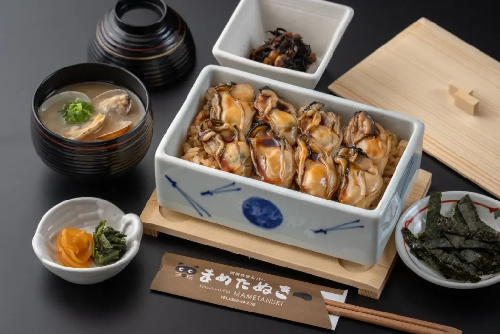 Dlaczego turyści w Japonii ustawiają się w kolejce przed 11:00 dla tych 20 porcji