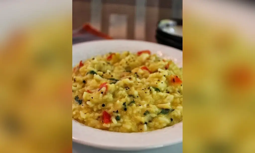 Dlaczego warto dodać łyżeczkę kurkumy i goździki do ryżu przed gotowaniem