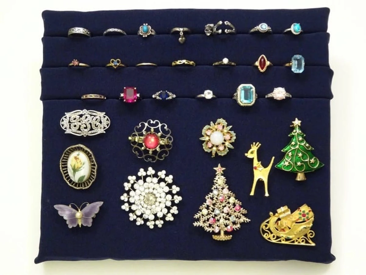 Dlaczego warto naciąć kuchenną gąbkę i włożyć ją do szuflady - image 1