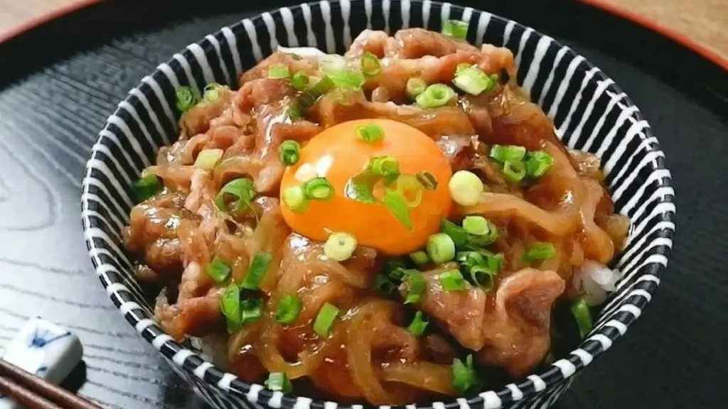 Dlaczego warto wkładać składniki do miski zamiast na talerz