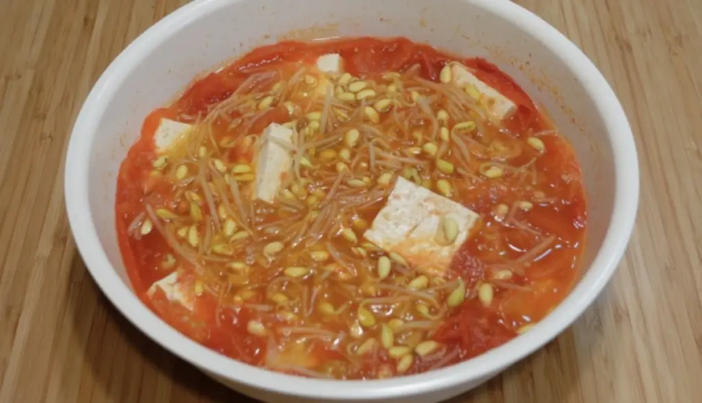 Dlaczego warto wrzucać kiełki soi na suchą patelnię przed gotowaniem zupy