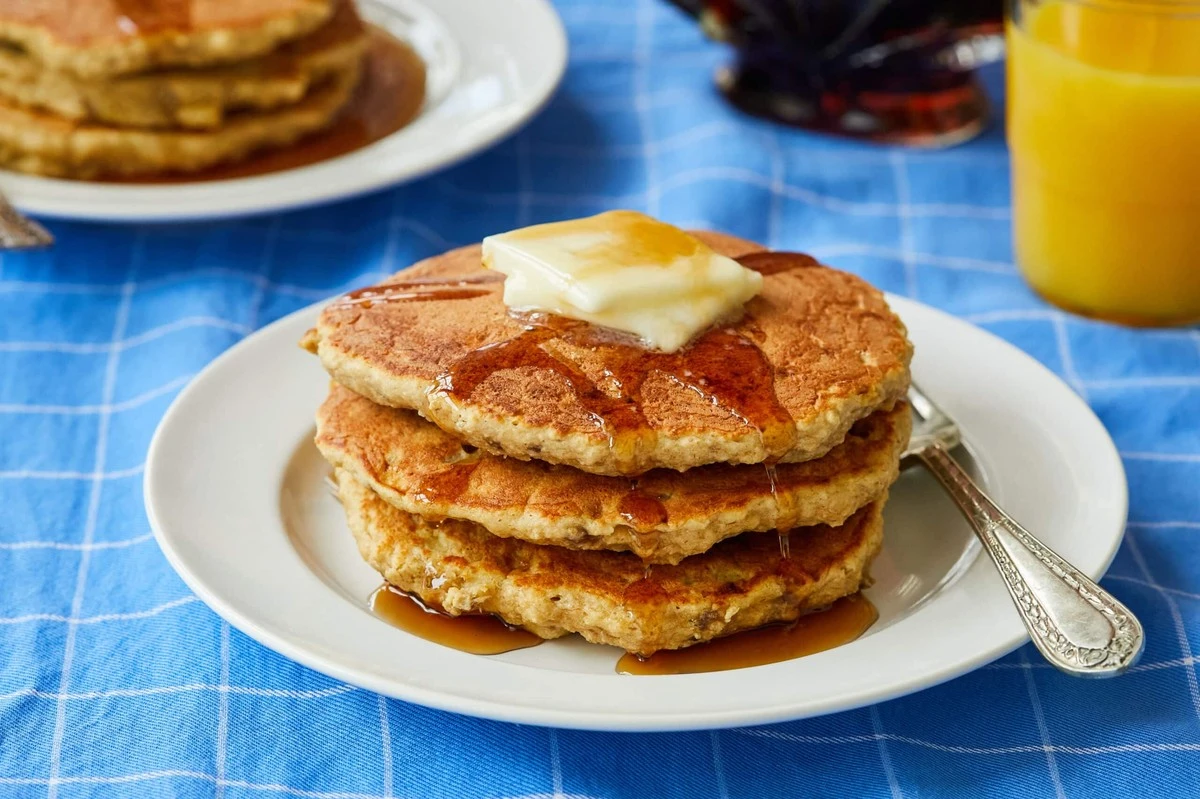 Dlaczego warto wsypać budyń do naleśników zamiast mąki - image 1