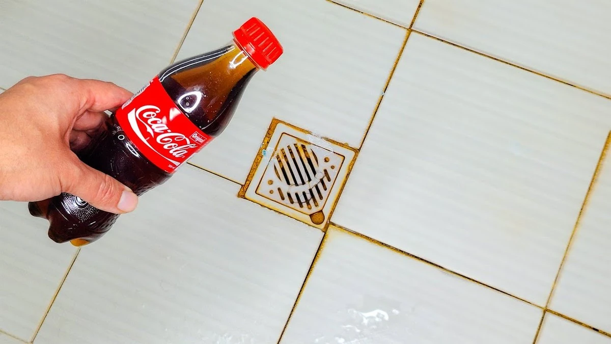Dlaczego warto wylewać colę na szczeliny w tarasie - image 1