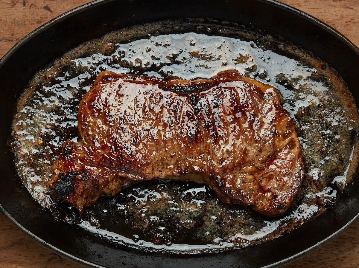 Dlaczego warto zalać wołowinę szklanką mleka przed pieczeniem - image 1