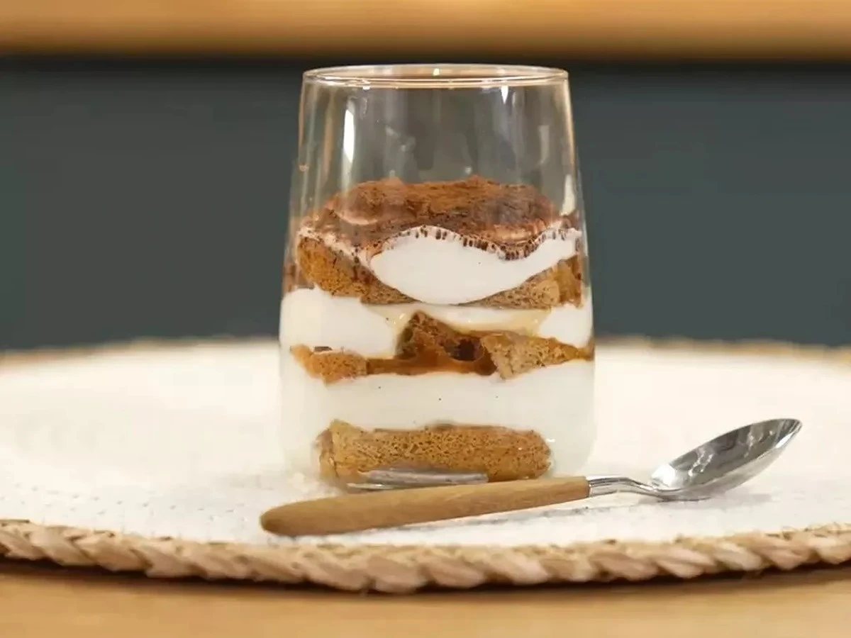 Dlaczego warto zamienić mascarpone na skyr podczas robienia domowego tiramisu - image 1