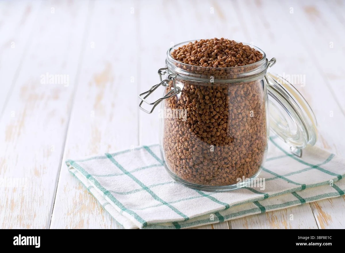 Dlaczego warto zalać kaszę gryczaną zimną wodą zamiast ją gotować - image 1