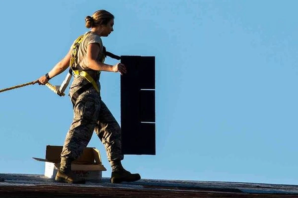 Dlaczego weteran z 75-letnim stażem w jednym domu musiał czekać dekady na nowy dach - image 1