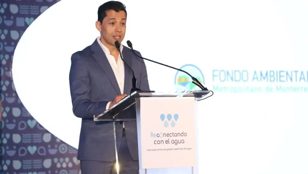 Dlaczego w Monterrey wymieniają 150 km rur przez olej z patelni